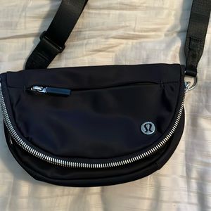 Lululemon crossbody bag 2L